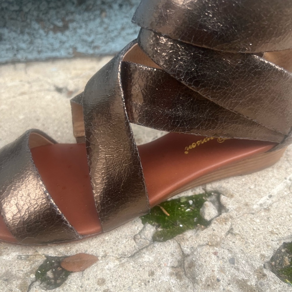 Matt Bernson Bronze Leather Sandals - Picture 9 of 12